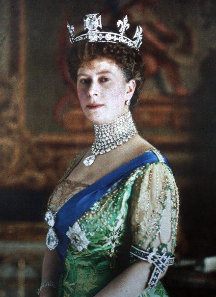 A photograph of Queen Mary wearing several Cullinan diamonds incorporated in Royal Jewels