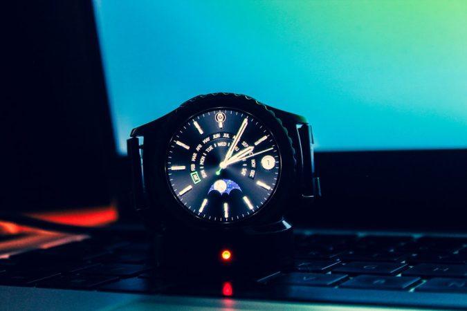 Luxury Watches: What Collectors Should Know Before Buying a High-End Timepiece